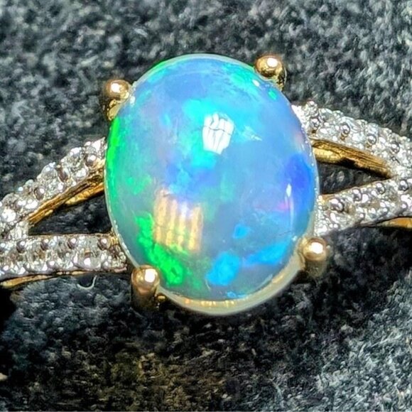 Silver Opal 1.5Ct & Cz Ring, Suggested Retail Value $240 - Picture 2 of 3
